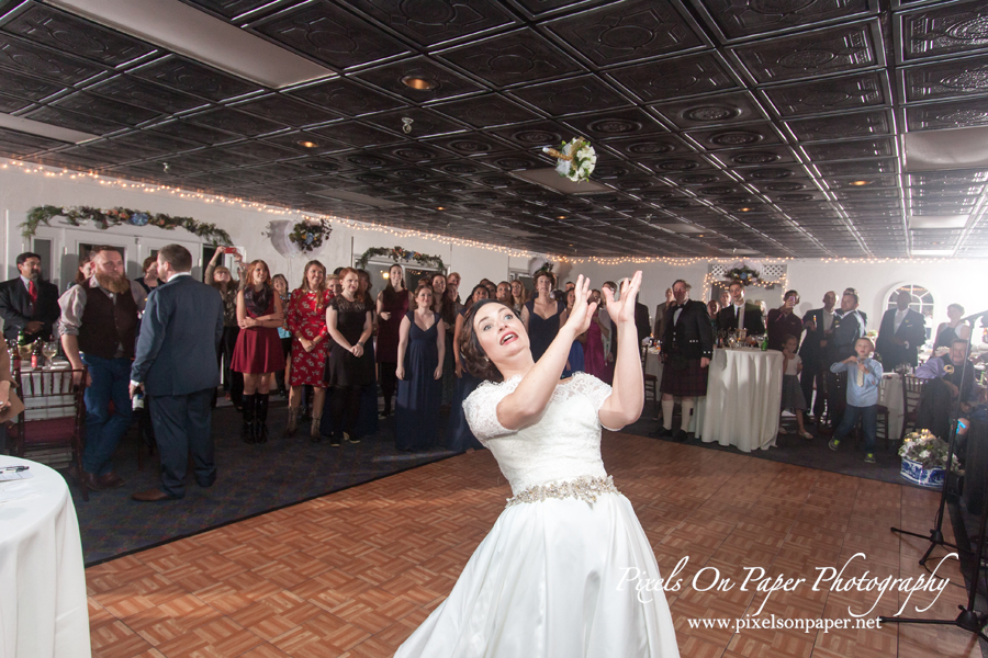 Wedding Traditions Tossing The Bouquet And Garter Pixelsonpaperblog Com