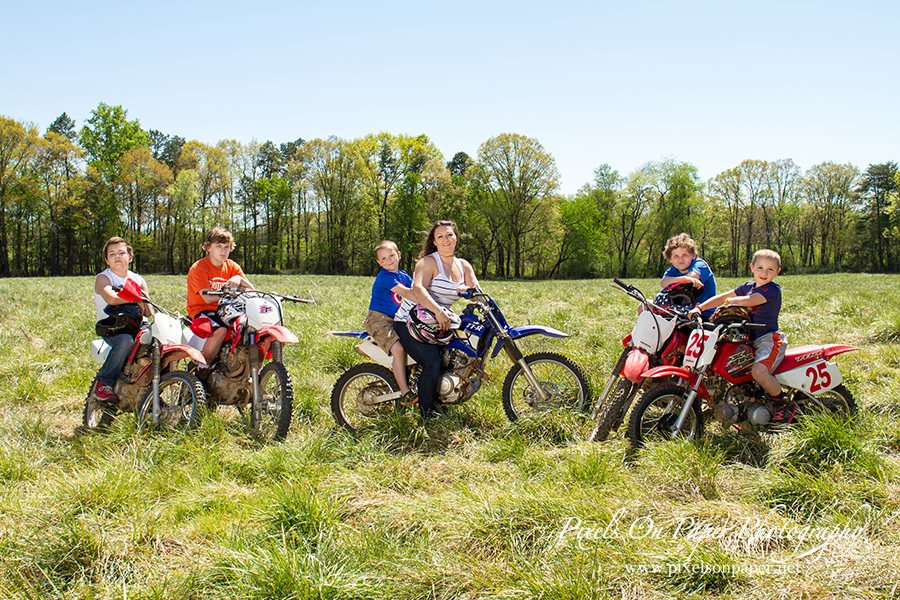 Pixels On Paper NC Outdoor family portrait photography photo