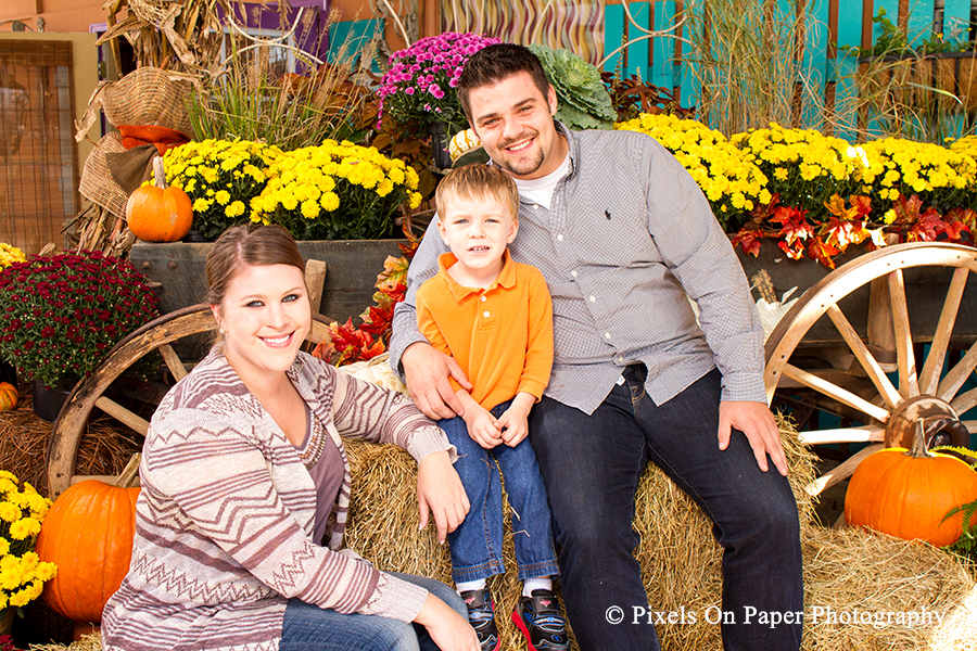 Pixels on Paper's Pumpkin Patch sessions reveal a new couple photo