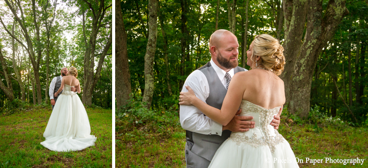 Boone Blowing Rock NC wedding photographers Pixels On Paper Lansing NC On The Windfall Outdoor Mountain Wedding Photo