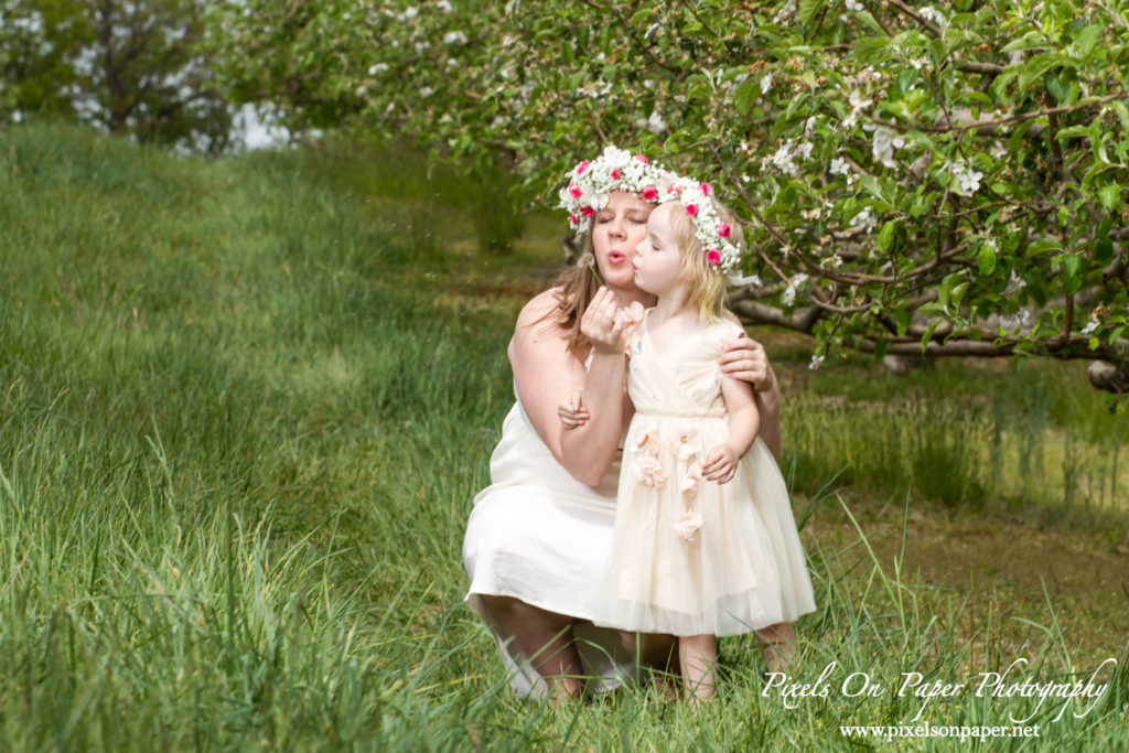 Minick Outdoor Maternity Portrait Photography