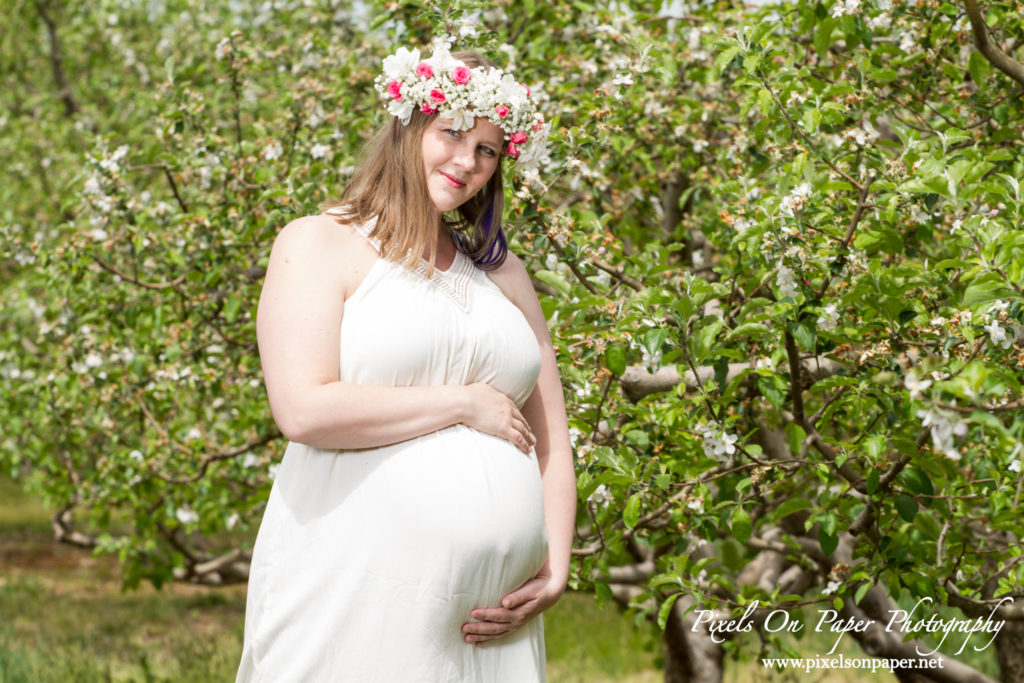 Minick Outdoor Maternity Portrait Photography