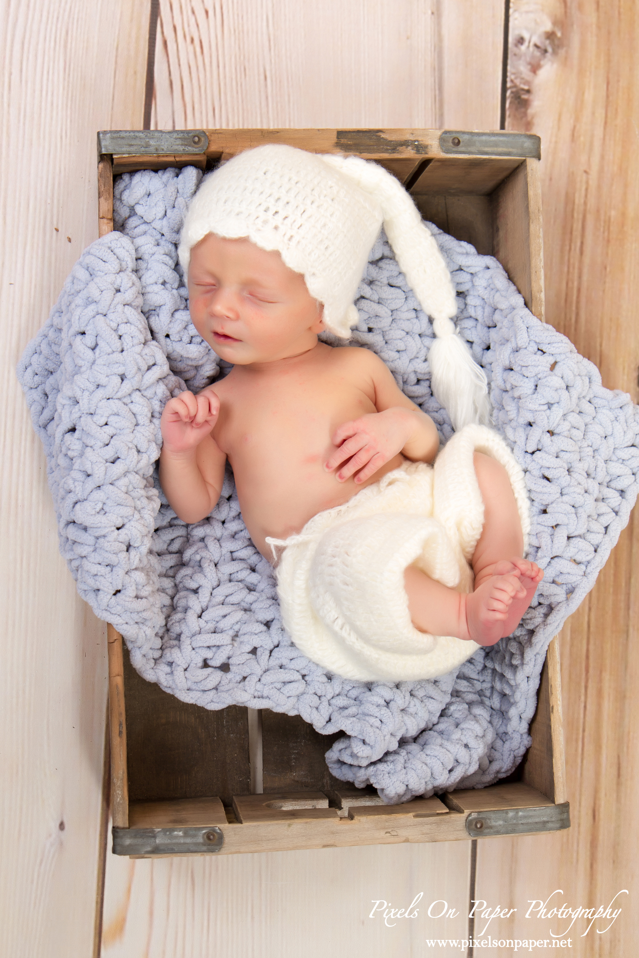 Pixels on Paper photography matthew minick newborn photo