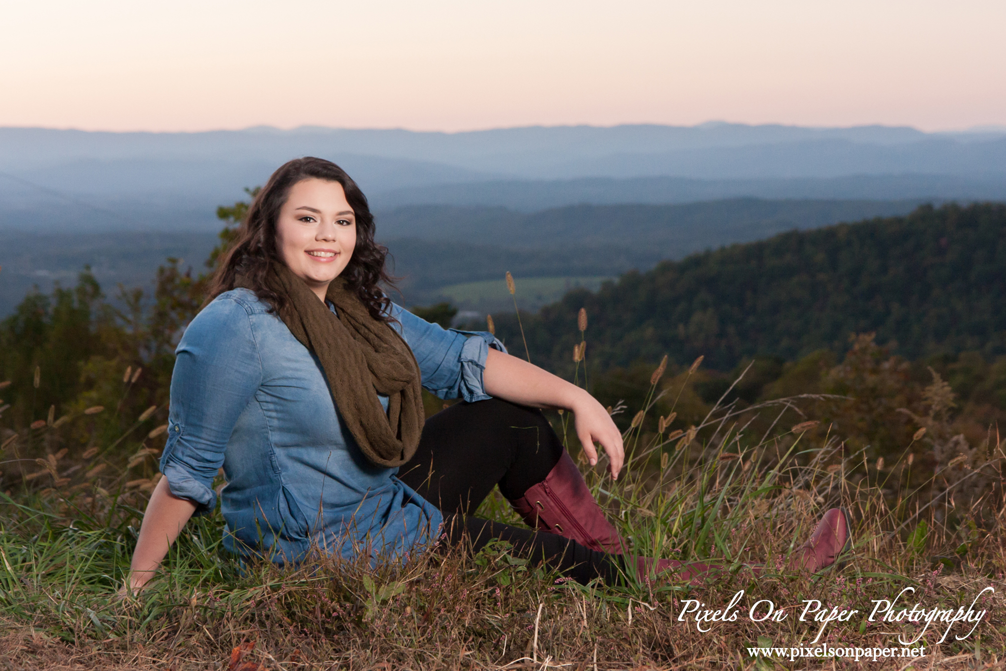 Katie Waddell Outdoor Senior Pictures by Pixels On Paper Senior Photographer Wilkesboro NC photo