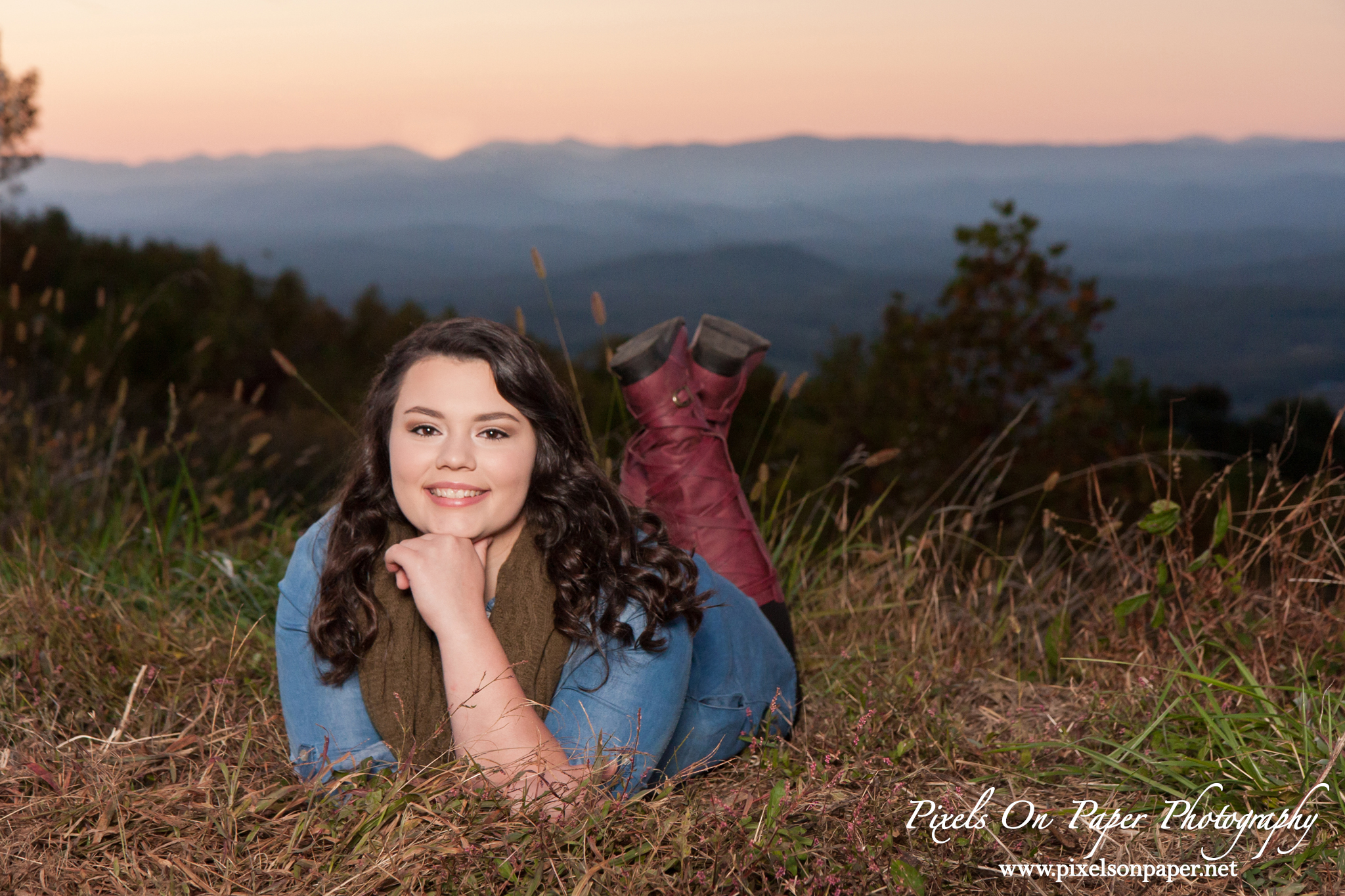 Katie Waddell Outdoor Senior Pictures by Pixels On Paper Senior Photographer Wilkesboro NC photo