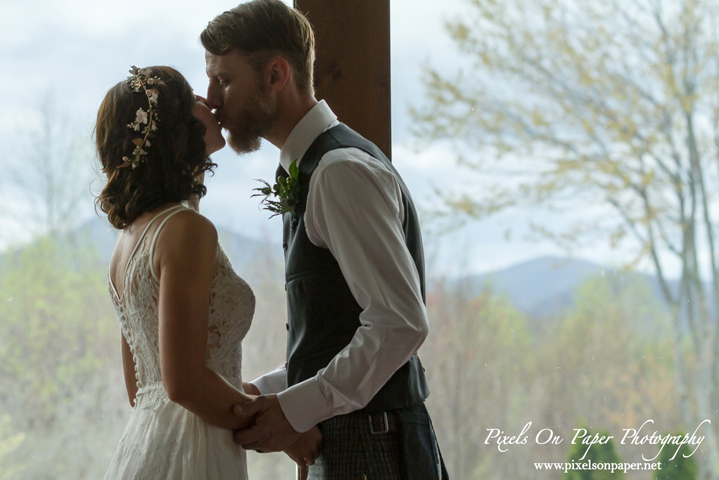 The Inn at Crestwood Resort Wedding Photos Blowing Rock NC Pixels On Paper High Country Wedding Photographers Photo