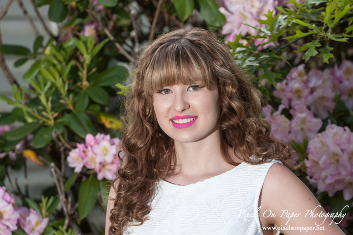 Allison's Outdoor Senior Portraits by Wilkesboro NC photographers Pixels On Paper photo