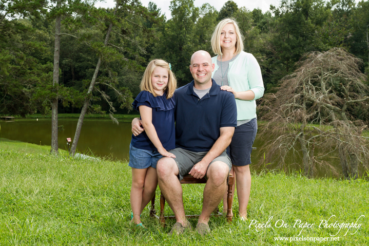 family outdoor portrait photography pixels on paper wilkesboro, boone, blowing rock, jefferson nc photographers photo