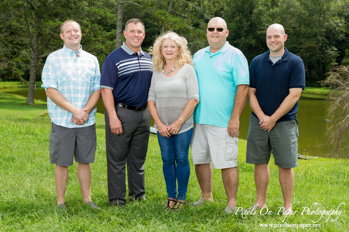 family outdoor portrait photography pixels on paper wilkesboro, boone, blowing rock, jefferson nc photographers photo