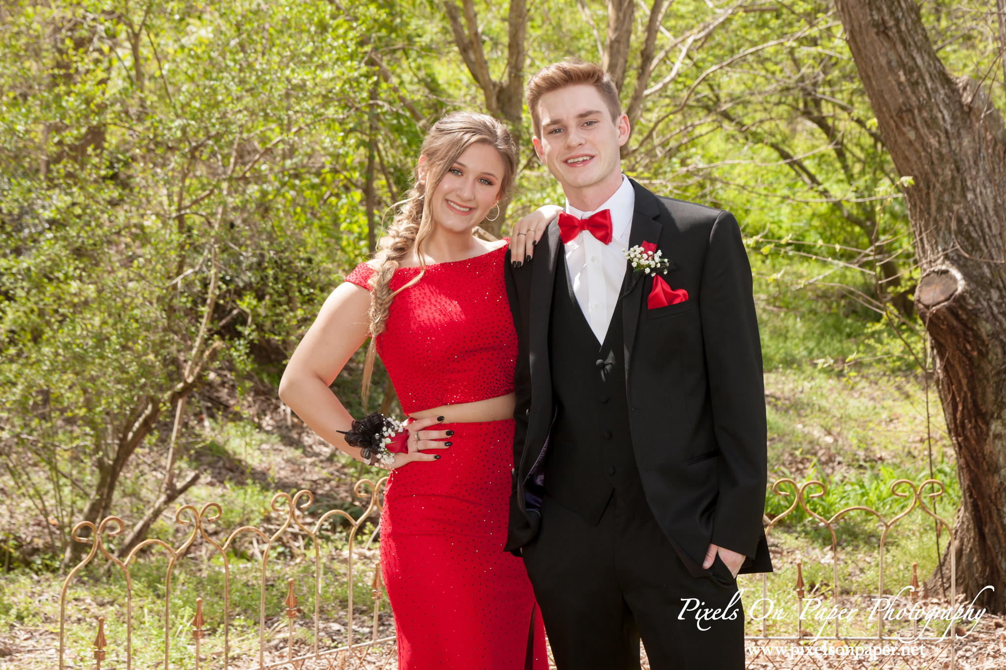 Pixels On Paper Photography Amber Souther prom portrait photography photo