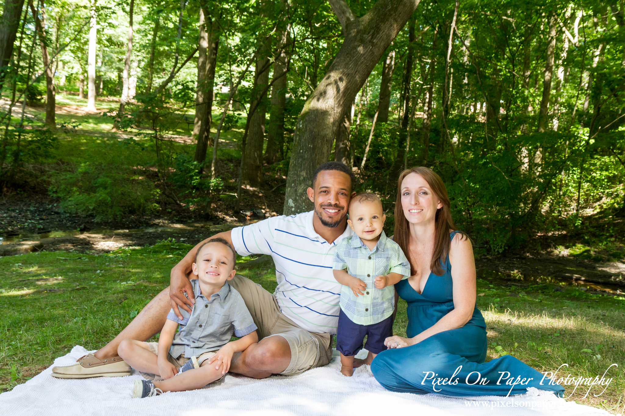 Ellis Family Outdoor Portraits by Wilkesboro NC Photographers, Pixels On Paper Photography Photo