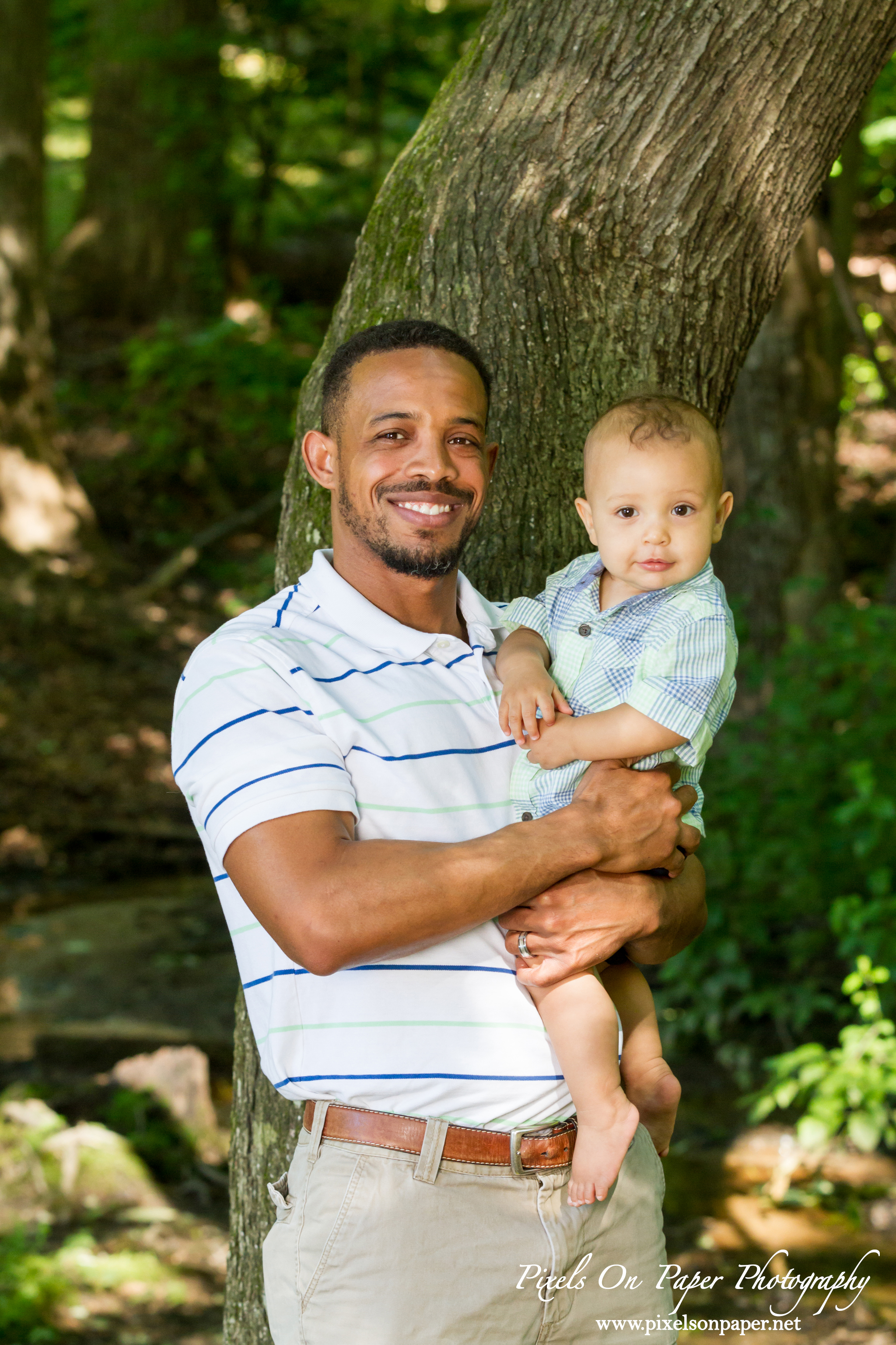 Ellis Family Outdoor Portraits by Wilkesboro NC Photographers, Pixels On Paper Photography Photo