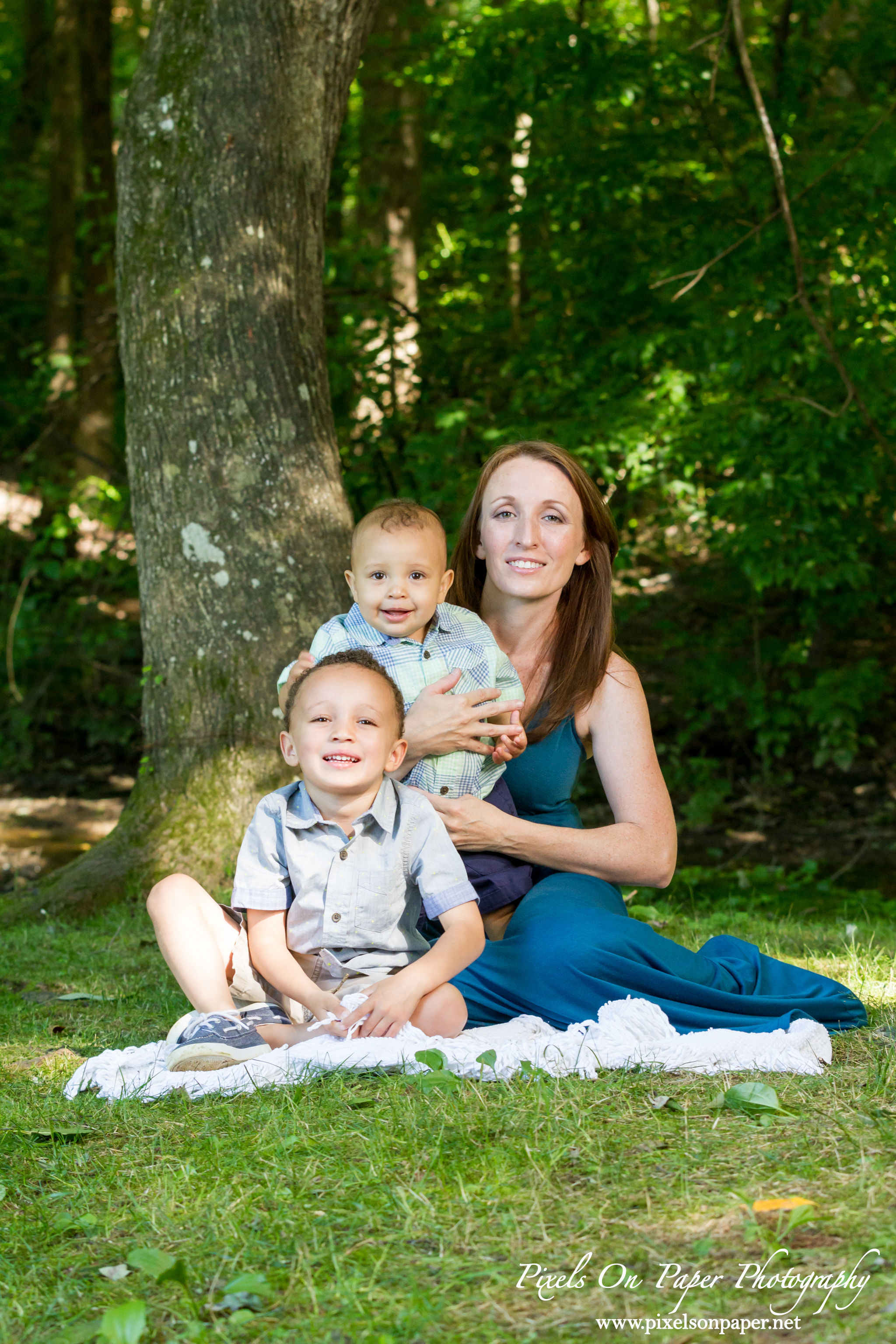 Ellis Family Outdoor Portraits by Wilkesboro NC Photographers, Pixels On Paper Photography Photo