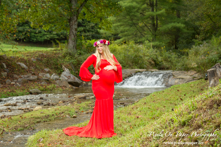 Pixels On Paper Photography Wilkesboro NC outdoor NC Mountain maternity photo