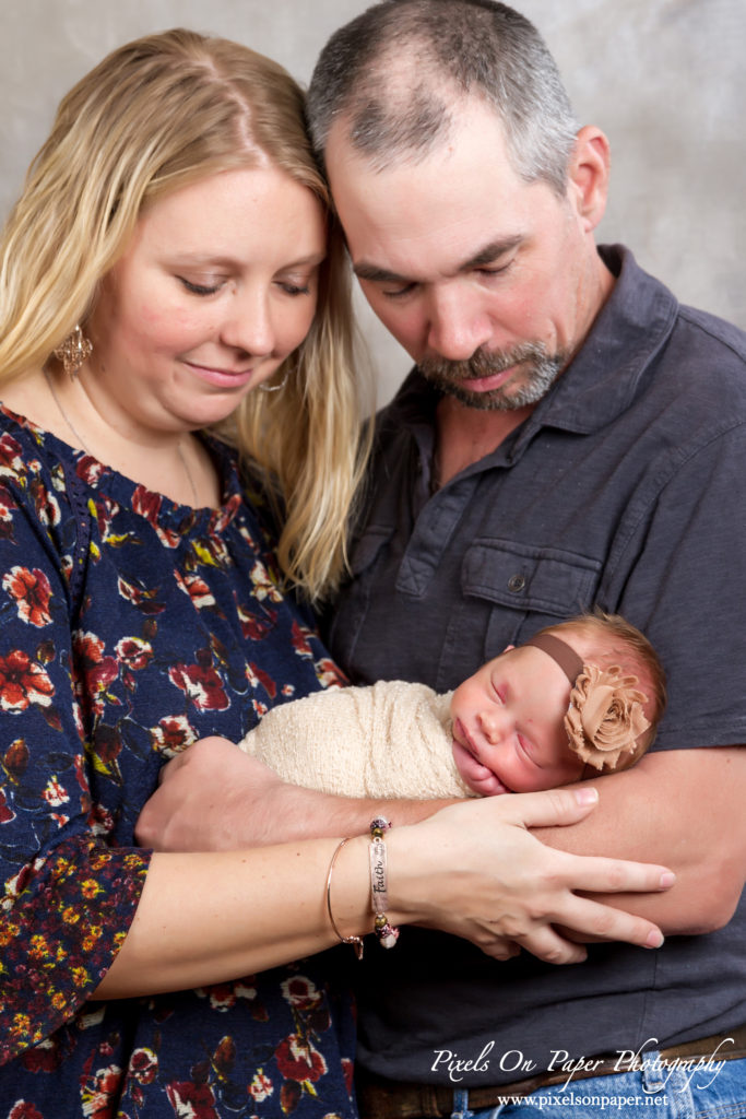 pixels on paper photographers shumate family newborn portrait photo