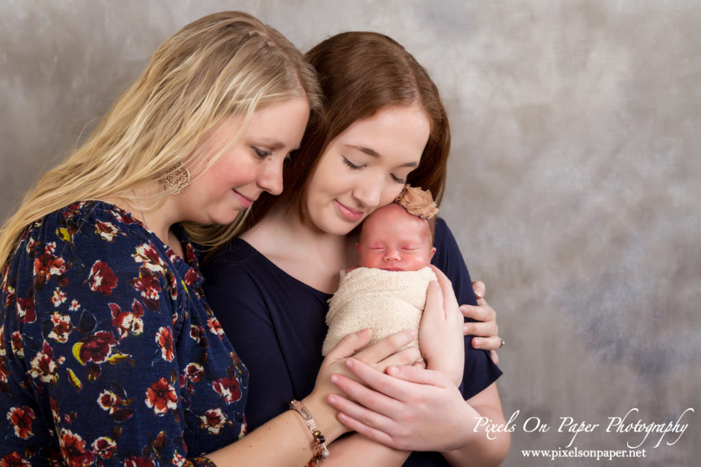 pixels on paper photographers shumate family newborn portrait photo