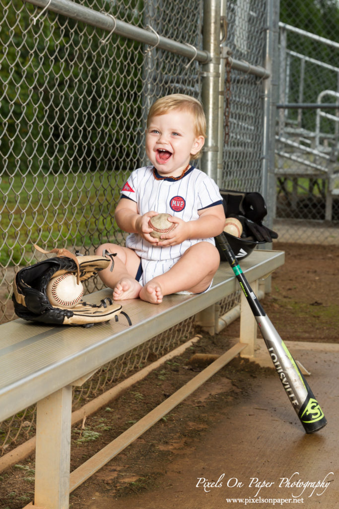 Pixels On Paper Photography Barrett Spillman One Year Portrait and Cake Smash Photo