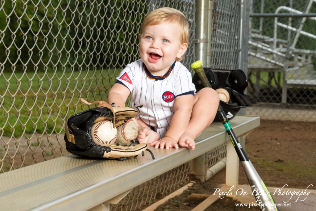 Pixels On Paper Photography Barrett Spillman One Year Portrait and Cake Smash Photo