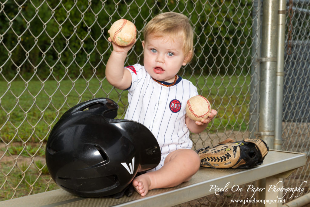 Pixels On Paper Photography Barrett Spillman One Year Portrait and Cake Smash Photo