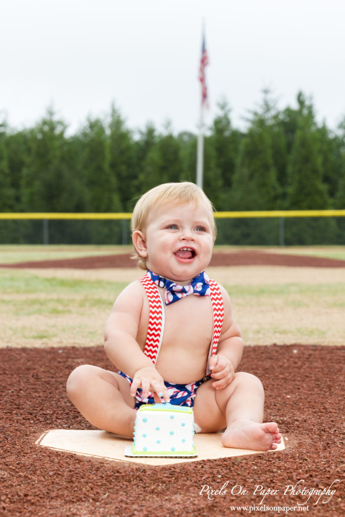 Pixels On Paper Photography Barrett Spillman One Year Portrait and Cake Smash Photo