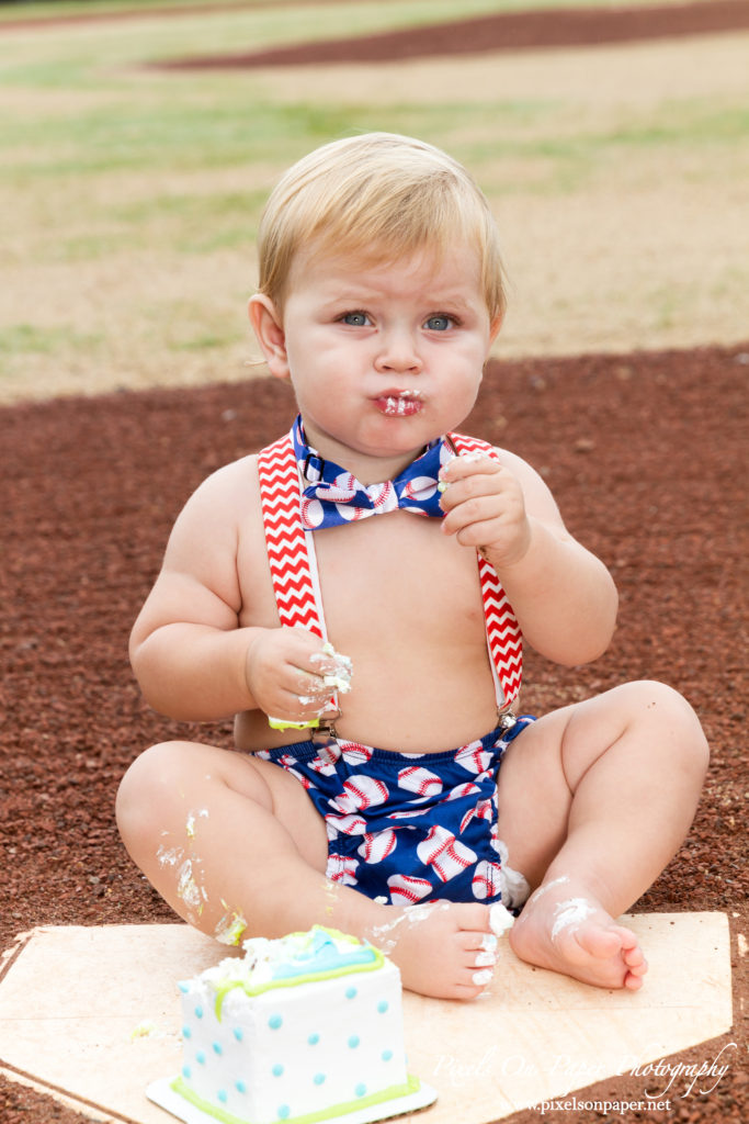 Pixels On Paper Photography Barrett Spillman One Year Portrait and Cake Smash Photo