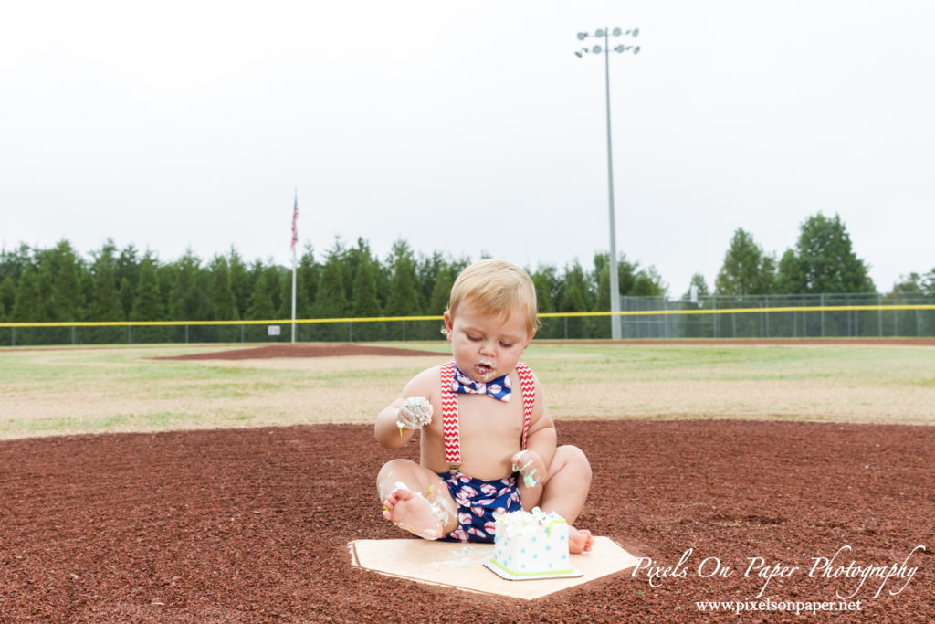 Pixels On Paper Photography Barrett Spillman One Year Portrait and Cake Smash Photo