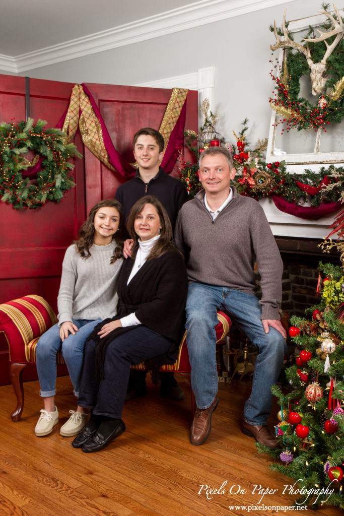 Pixels On Paper Photographers Scott Family 2019 Christmas Portrait Photo