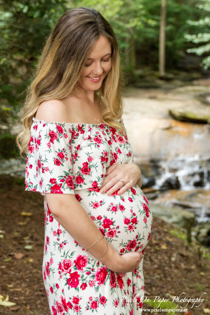 Triplett family Lenoir NC outdoor maternity portrait photo