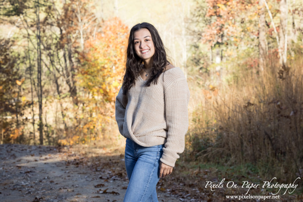 Holland Family Outdoor Fall Portrait Photos by Pixels On Paper Photographers