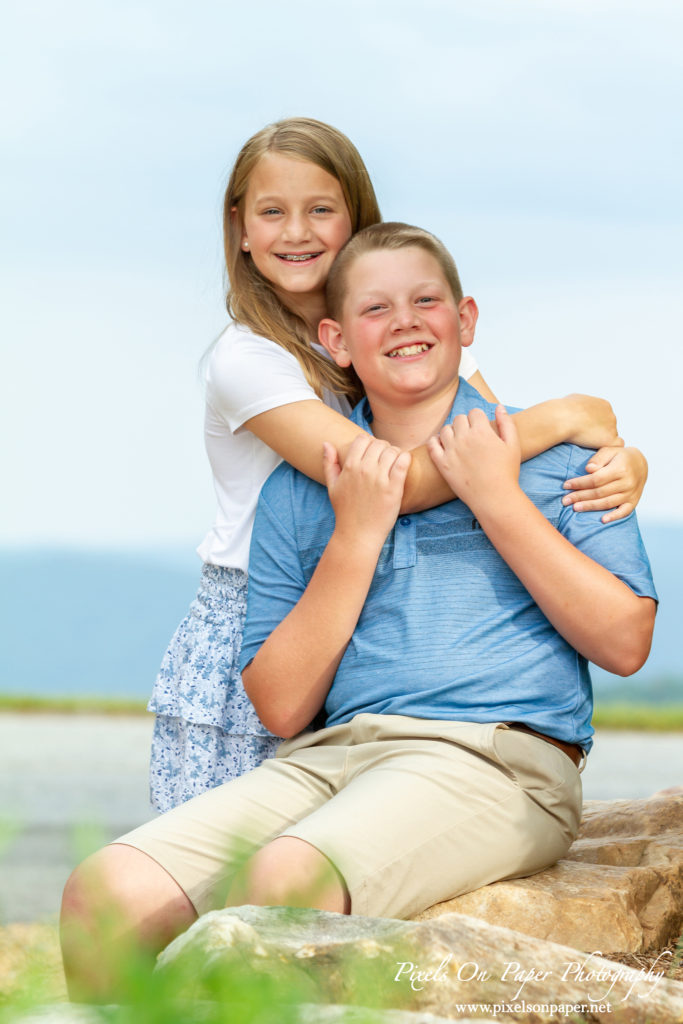 Pixels On Paper Blowing Rock NC Meade Family Outdoor Family Portrait Photo