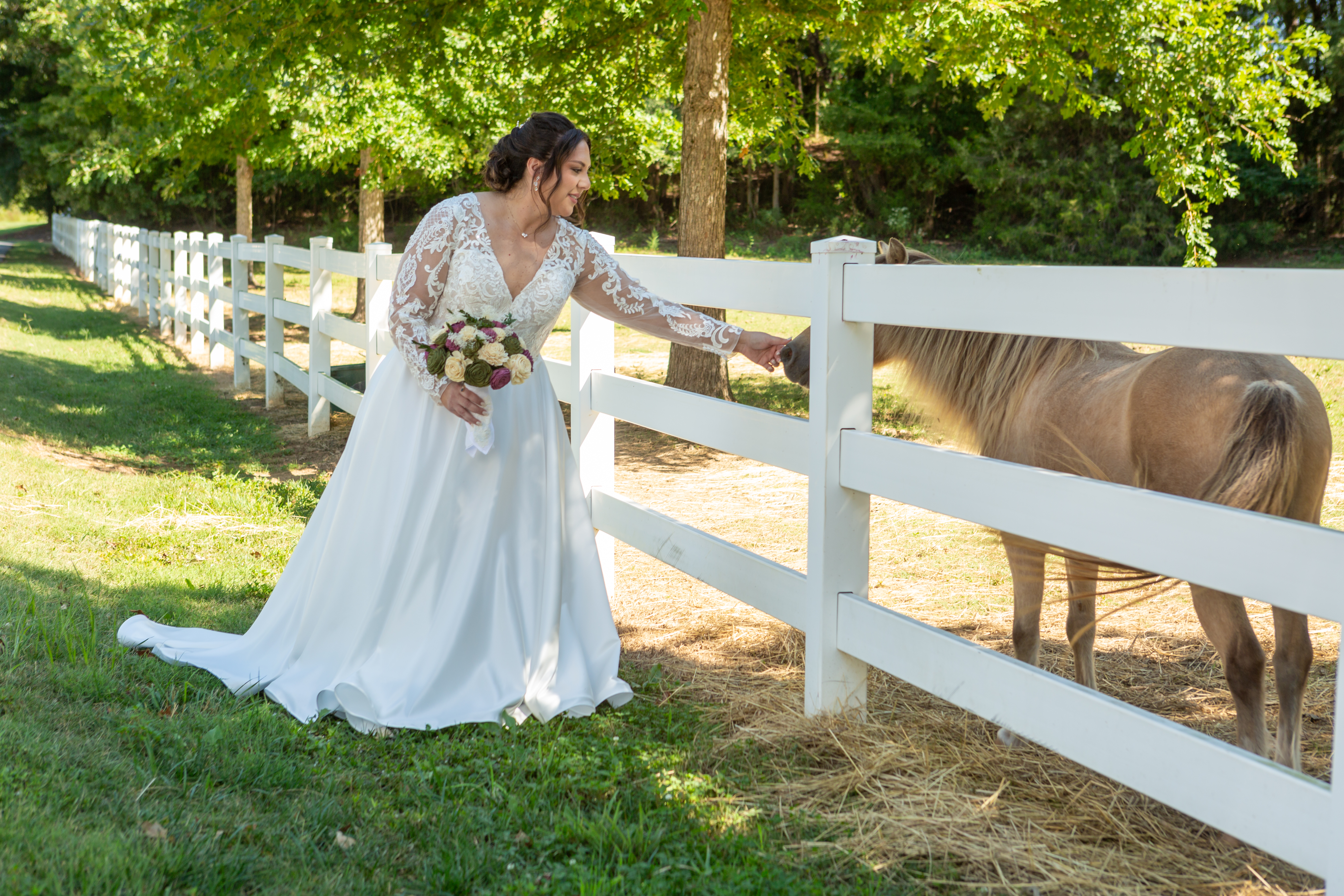Katie Russo Pleasant Grove Farm outdoor horse farm bridal portrait photo